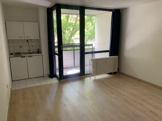 NUR für Studenten und Pendler - 1 ZW im EG/Hochparterre in unmittelbarer Nähe zum Wöhrder See mit Balkon, Pantry-Küche…