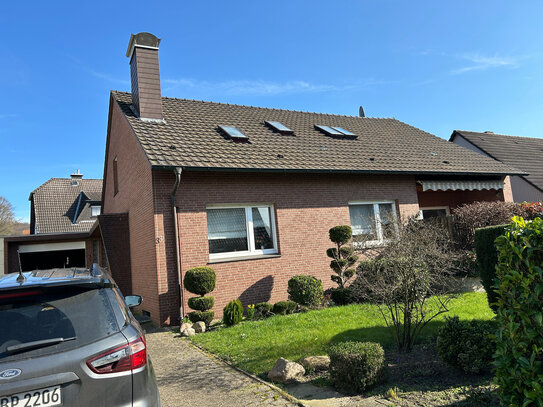 2- Familien Satteldachbungalow in ruhiger Sackgasse