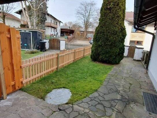 Hochwertige Doppelhauhälfte mit 199 m² Wohn-/Nutzfläche, 6 Zimmer, Balkon mit Bergblick nähe Chiemsee
