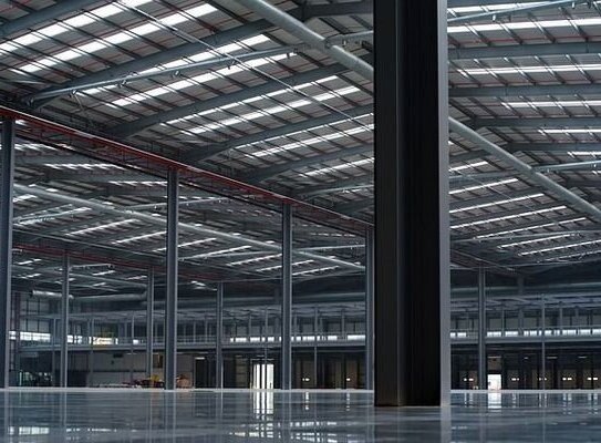 Lagerflächen, Hallen ab 10m²-Produktionshallen bis 25 000 m², - Tiefgarage PKW+Krad, - Ladenlokale, - Büros