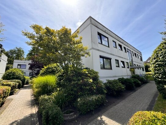 Vielseitige Gestaltungsmöglichkeiten - großzügige 3-Zimmer-Wohnung mit Dachterrasse