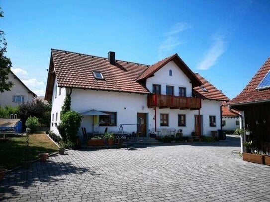 Saniertes EFH in sonniger Lage mit Garagen und großen Stadl ( Gutachten vorhanden )