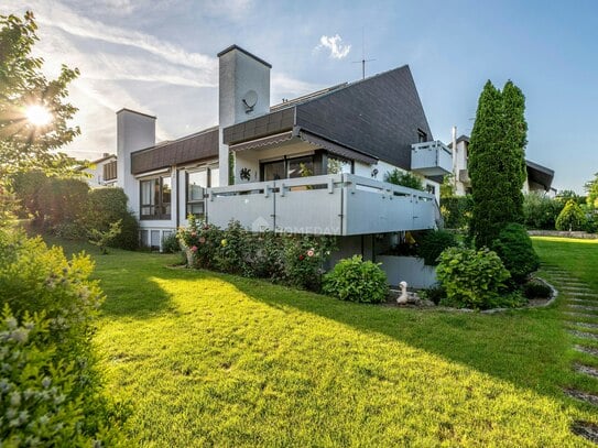 Einzigartige DHH mit großem Garten, Terrasse, zwei Balkonen, Loggia und Garage in idyllischer Lage