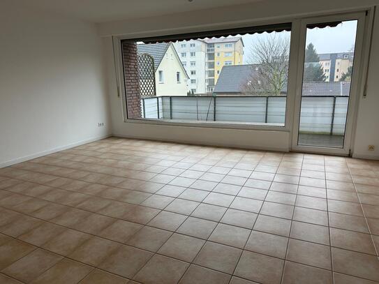 Wunderschöne und helle 78 m² Etagenwohnung mit Loggia!!