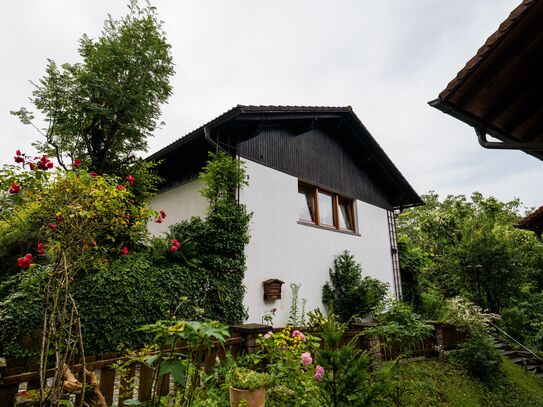 Sanierungsbedürftiges, helles, schön gelegenes Einfamilienhaus im Gorxheimertal zu verkaufen