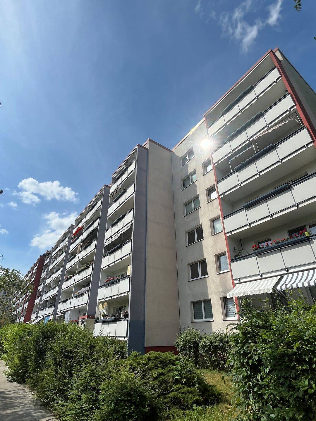 Modernes Wohnen in Berlin-Marzahn: Charmante 1-Zimmer-Wohnung mit Einbauküche! - Photo 1