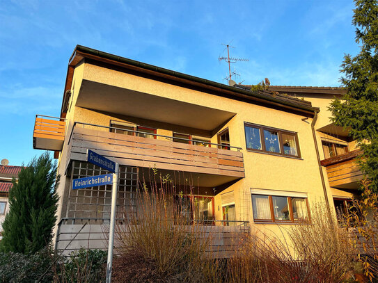 Lichtdurchflutete 4,5-Zimmer-Wohnung mit Balkon und EBK in 5-Parteien-Haus in Winterbach