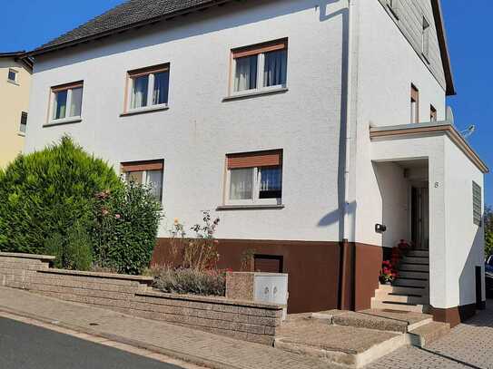 Einfamilienhaus mit Einliegerwohnung und einem weiteren Grundstück (Gesamtfläche 1093m2) in Weilburg