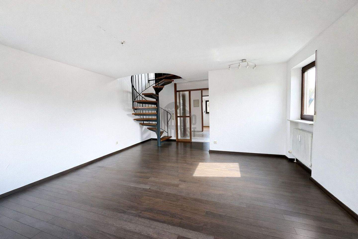 WOHNEN MIT WEITBLICK: CHARMANTE MAISONETTE IN STUTTGART-ZUFFENHAUSEN