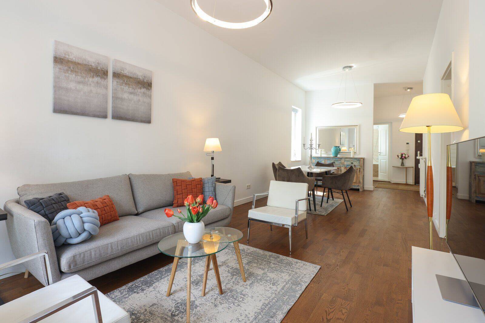 Top-Lage im gehobenen Villenviertel: direkter Zugang zum Dianasee und hervorragende Anbindung an das Stadtzentrum durch die Nähe zur S-Bahn Grunewald - Foto 1