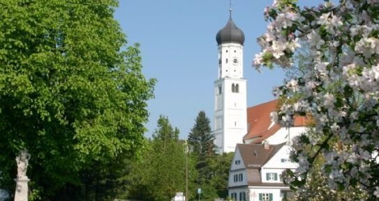 Untermeitingen in Bayern ist einfach schön! Einfamilienhaus mit großem Grundstück zum Kauf.