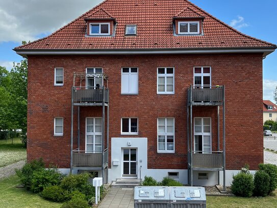 3 Zimmer-Wohnung im Erdgeschoss mit Balkon!