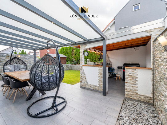 Modernes Reihenendhaus mit toller Outdoorküche und Garage in Eningen unter Achalm