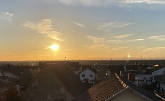 Modernes Penthouse mit traumhaftem Weitblick & großer Dachterrasse. Begrenzte Aktion nutzen!