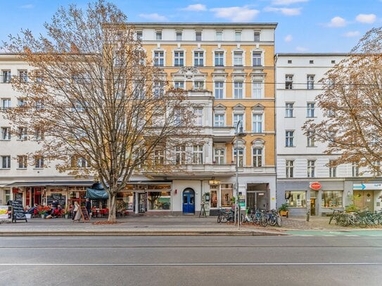 Wohnen im Prenzlauer Berg (Kastanienallee: Stil-Altbau, 6 Zimmer mit 217 m² (provisions-&bezugsfrei)