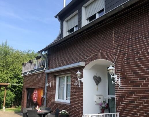 Freistehendes 2-Familienhaus in Velbert-Langenberg auf 1000qm Grundstück