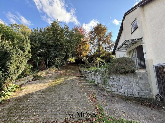 Freistehendes Einfamilienhaus auf grosser 1030 m2 Parzelle mit multiplen Szenarien