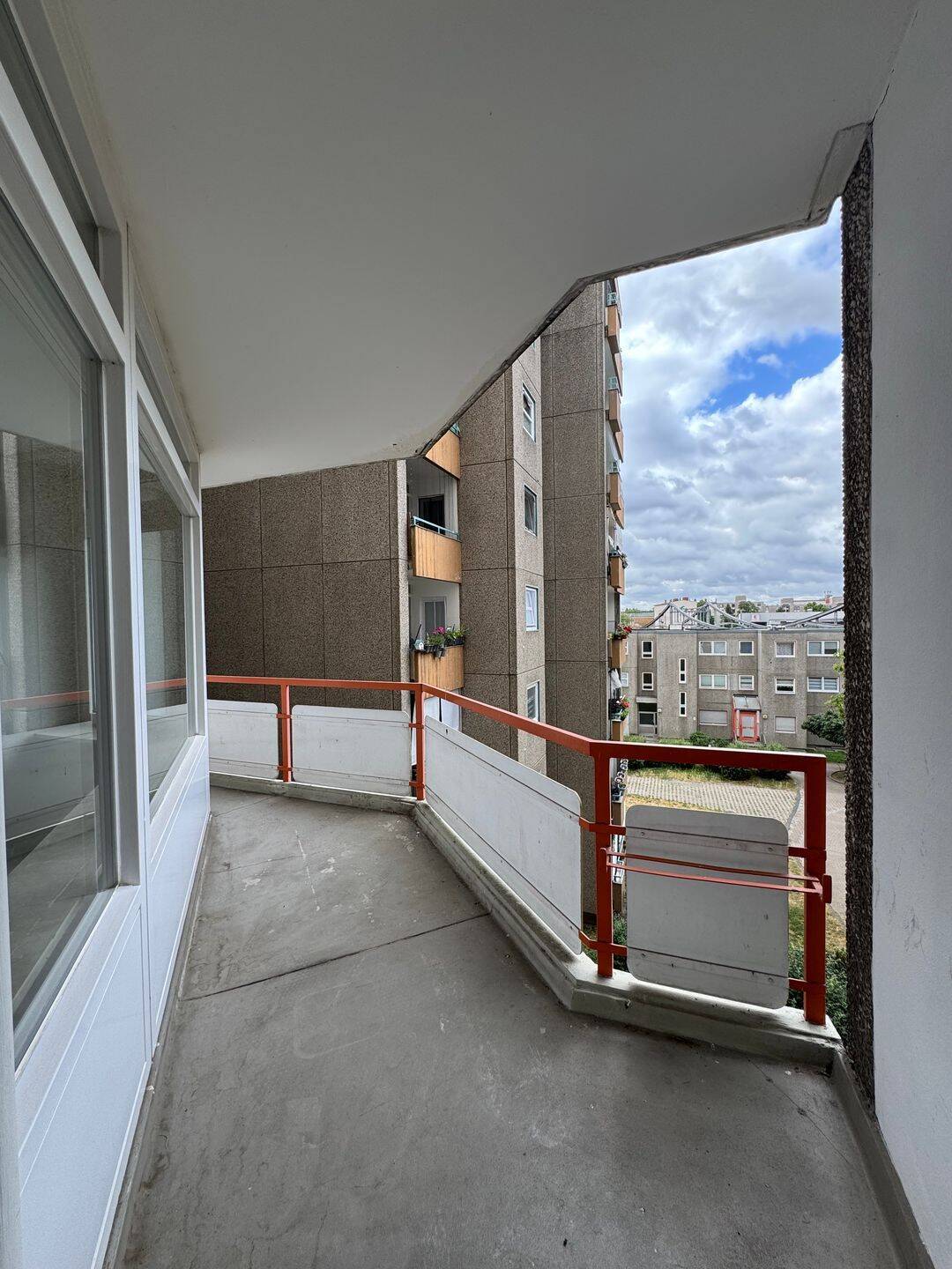 2 Zimmer Wohnung - NUR: WBS mit Zusatz "ältere Menschen" - Foto 1
