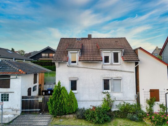 Einfamilienhaus freistehend Wehrheim zentral gelegen mit Renovierungsbedarf