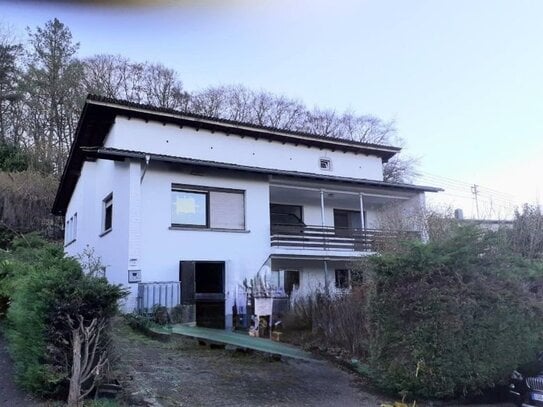 FREI! Freistehender Bungalow mit teilweise ausgebautem UG, großem Balkon und Panorama,Terrasse + Garten, Garage im Haus…