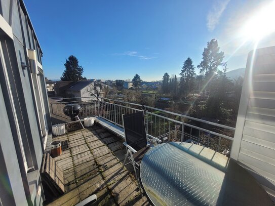 Helle 2-Zimmer-Wohnung mit großem Balkon inkl. Tiefgaragenstellplatz und Kellerabteil