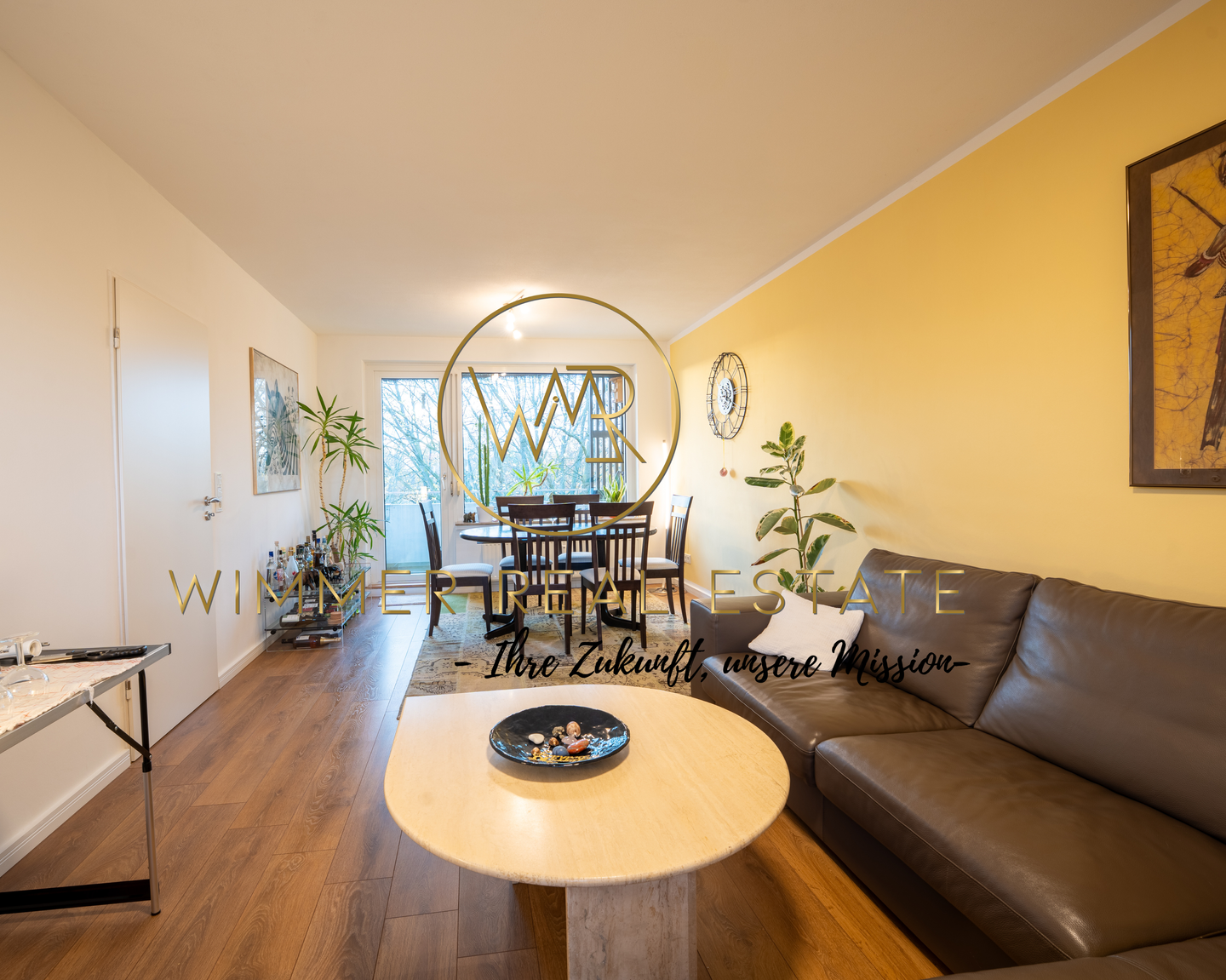 Lichtdurchflutete hochwertig sanierte Maisonette-Wohnung mit gutem Grundriss sowie Tageslichtbädern