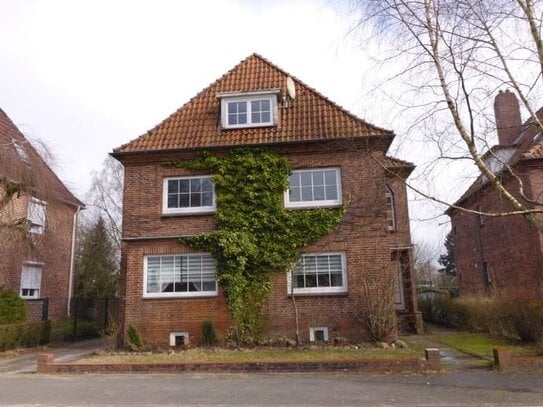 Neumünster Gartenstadt, schöne Erdgeschosswohnung mit Garten und Garage zu vermieten ab sofort