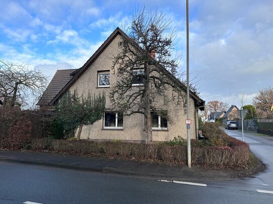 Einfamilienhaus mit schönem Grundstück & Garage zu verkaufen!