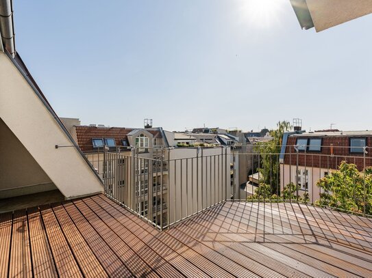 Großzügige Dachgeschosswohnung in Steglitz mit Panoramablick