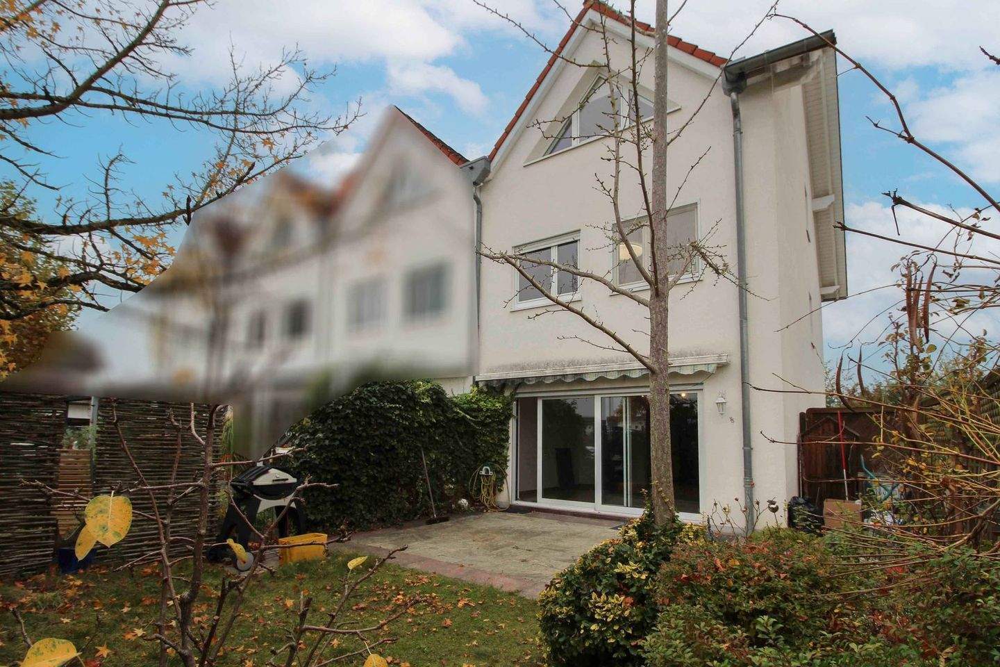 Modernisiertes Reiheneckhaus in Babenhausen - Gartenidylle und eigene Tiefgarage inklusive