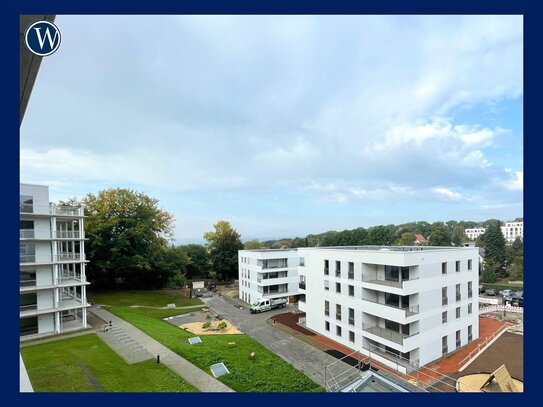 NEUBAU-Erstbezug: 4 Zimmer, Eck-Balkon zum Innenhof, Einbauküche, Gäste-WC, modernes Bad, Aufzug