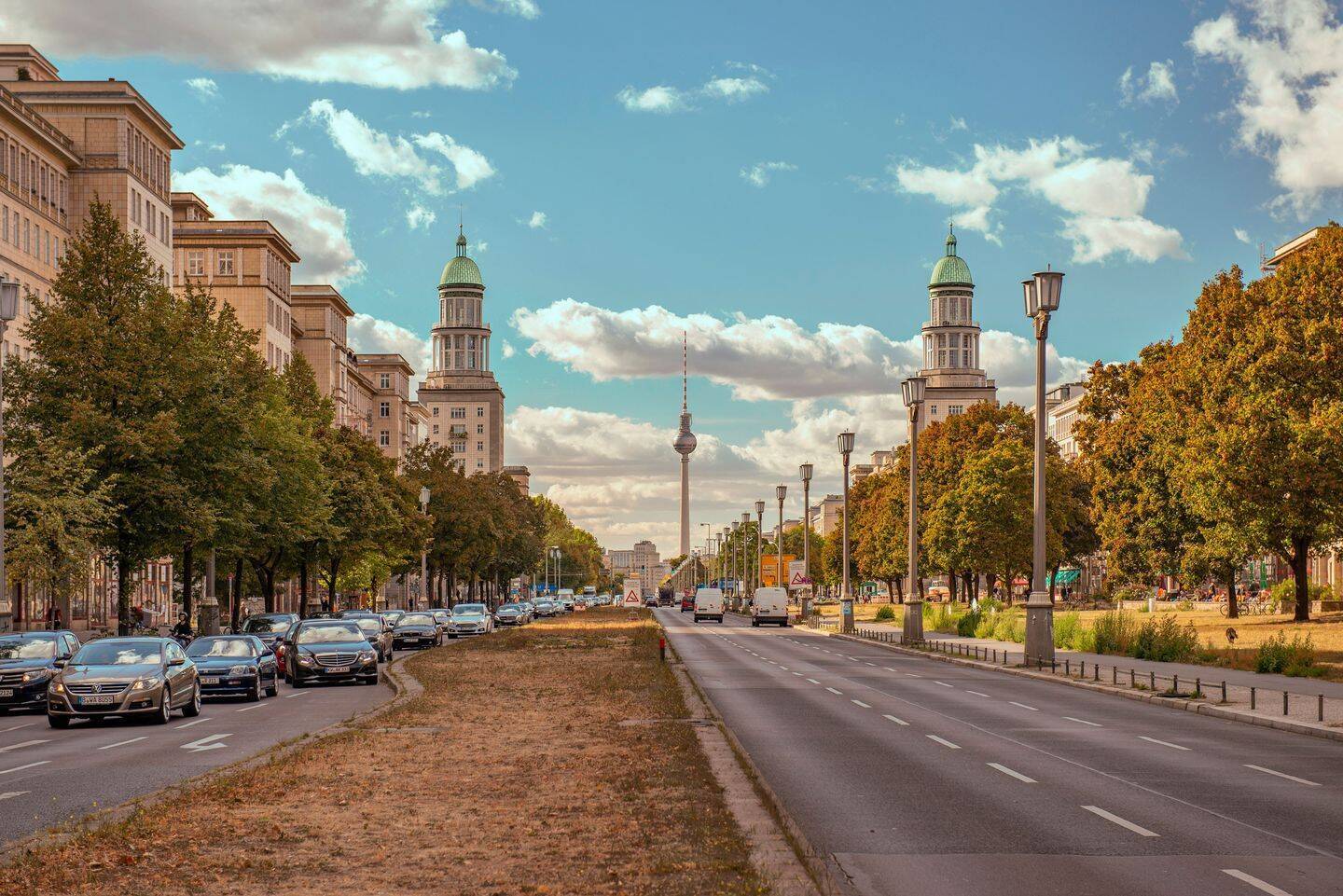 Stilvolle, voll möblierte Designwohnung an der Karl-Marx-Allee – hochwertiges Wohnen am Frankfurter Tor - Photo 1