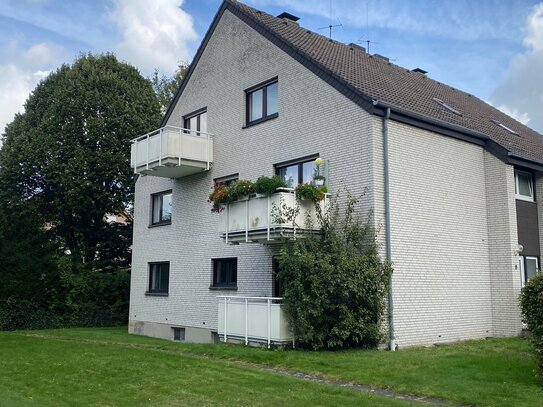 3 1/2-Zi.-Wohnung mit Balkon im Erdgeschoss eines 3-Familienhauses in Fusternberg