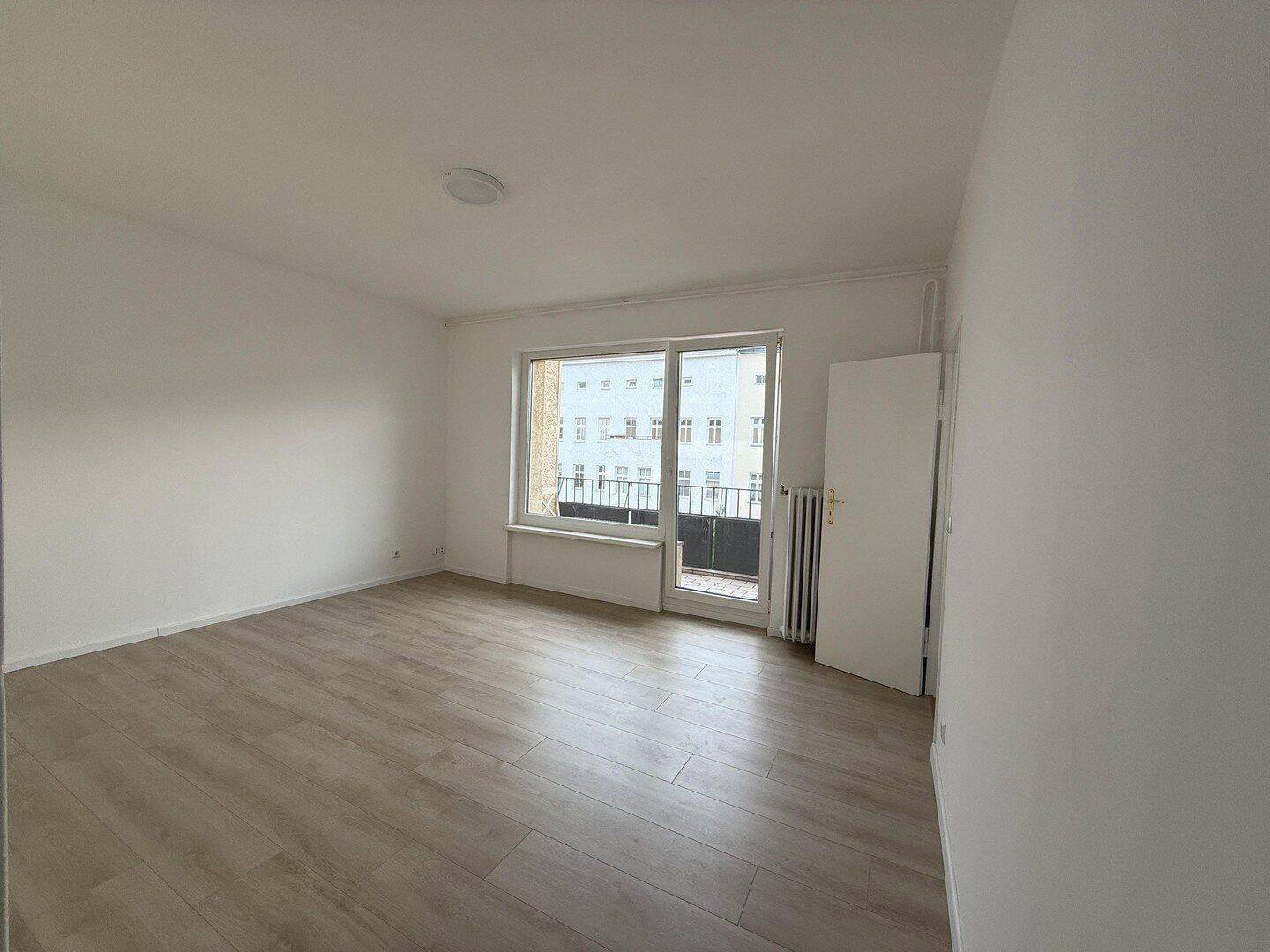Stilvolle, möblierte 1-Zimmer-Wohnung mit Balkon & Fahrstuhl (Mietdauer max. 2 Jahre) - Photo 1