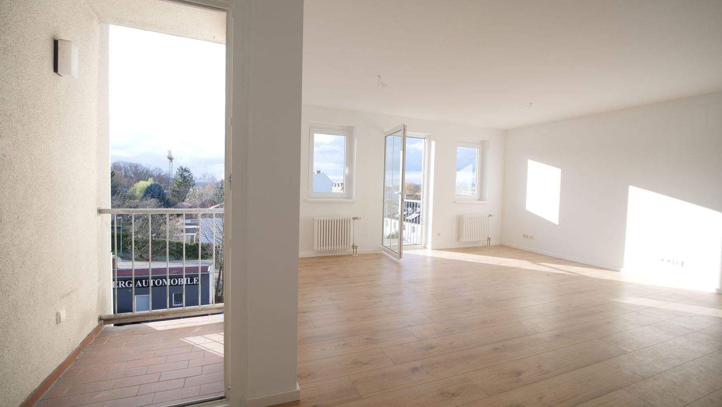 Lichtdurchflutete 2-Zimmer-Wohnung mit Balkonen - frisch saniert - Photo 1