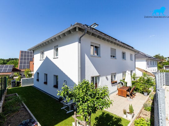 Moderne Doppelhaushälfte mit Südterrasse und kl. Garten, Neuwertig & Energieeffizient - EnEff. Kl. A