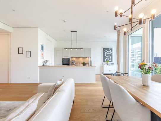 Lichtdurchflutetes, luxuriöses Drei-Zimmer-Apartment im Strandhaus mit Blick auf die Elbphilharmonie