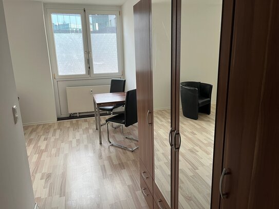 Für Studenten, Azubis und Pendler - Möbliertes 1 Zimmer-Appartement im Erdgeschoss - Außenstellplatz oder TG-Stellplatz…