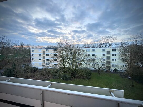 Helle 3 Zimmerwohnung mit Balkon, Sodenmattsee in Mittelhuchting