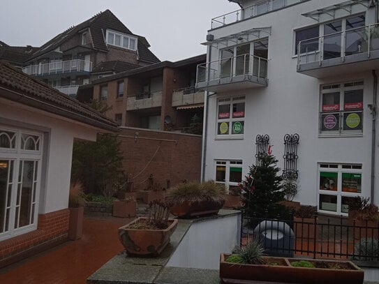 Renovierte 2-Zimmer-Wohnung mit Einbauküche und Balkon im Herzen Geesthachts