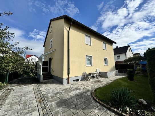 *TOP* Zwei-/Dreifamilienhaus mit Carport und Garten