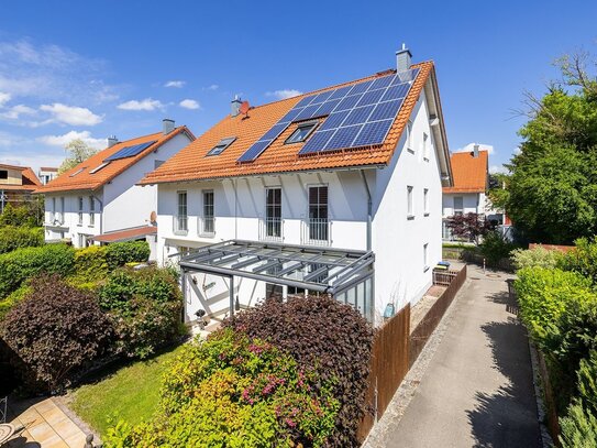 Geräumige Doppelhaushälfte im modernen Stil – Ihr neues Zuhause mit viel Platz!