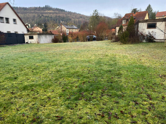 Bauplatz mit 3 Garagen in sonniger Wohnlage von Ebermannstadt