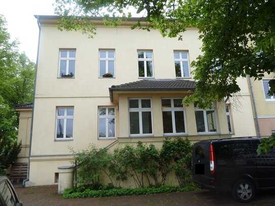 DEUTSCHMANN IMMOBILIEN ***** ivd - Vermietetes Mehrfamilienhaus mit Gewerbe in Bernauer Zentrum!