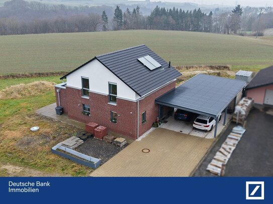 Junges Einfamilienhaus mit lichtdurchfluteten Räumen, moderner Ausstattung und großem Garten!