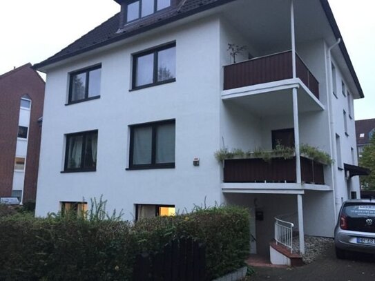 Nähe Eidelstedt-Zentrum - Helle 2 Zimmer Maisonettewohnung mit Einbauzeile