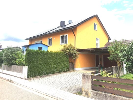 Viel Platz und Ruhe! Großzügiges 2-3-Familienhaus mit Einbauküche und Doppelgarage in Pappenheim-Bieswang!