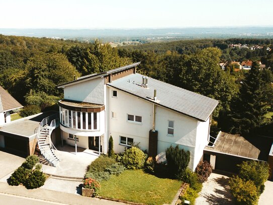 Exklusives Zweifamilienhaus mit wunderschönem Fernblick