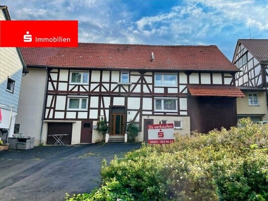 Haus mit Scheune und Nebengebäuden großzügigem Areal