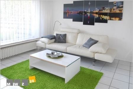 Ratingen-Tiefenbroich: Top renovierte 2 Zimmer Wohnung. Heller Wohnraum mit Sitz- und